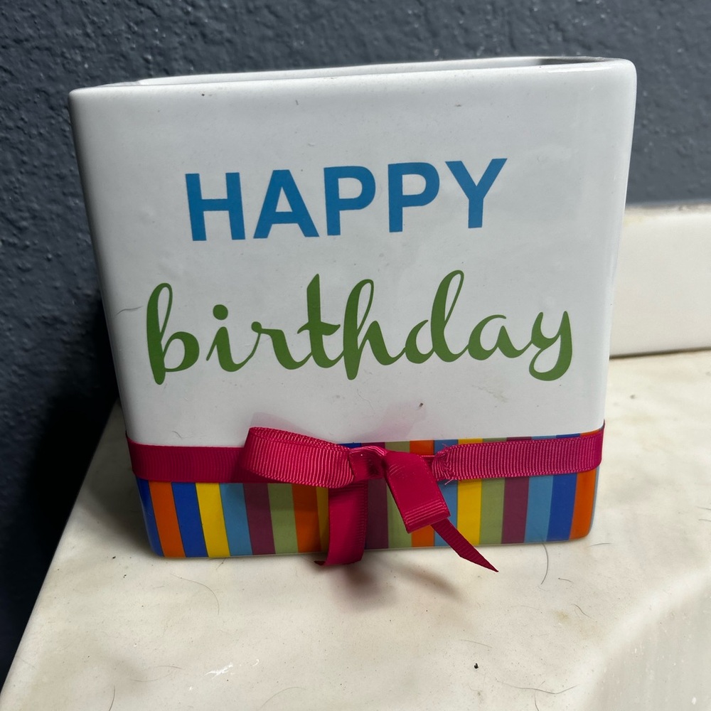 Beautiful, HAPPY BIRTHDAY flower vase!
